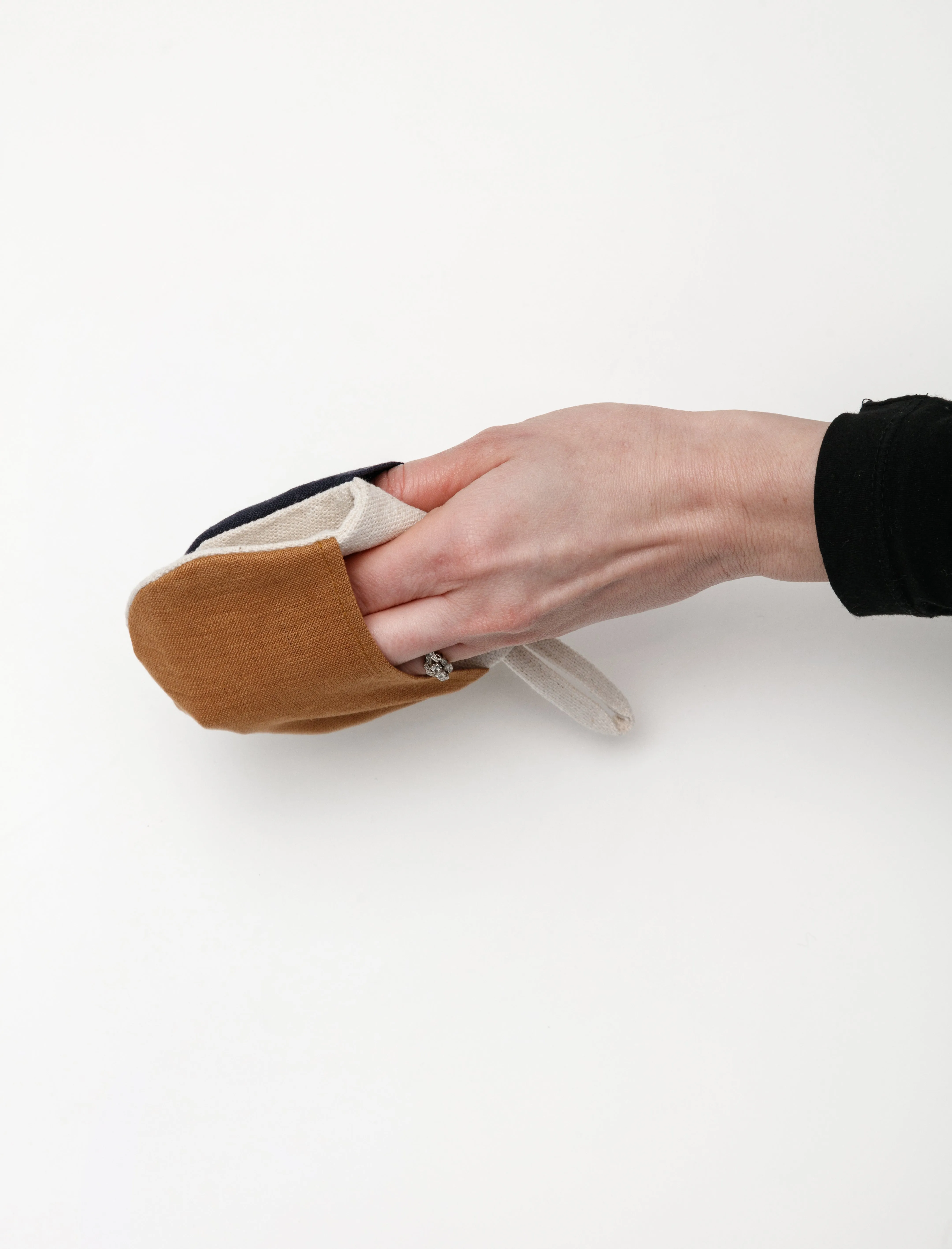 Bean Pot Mitts Navy/Brown