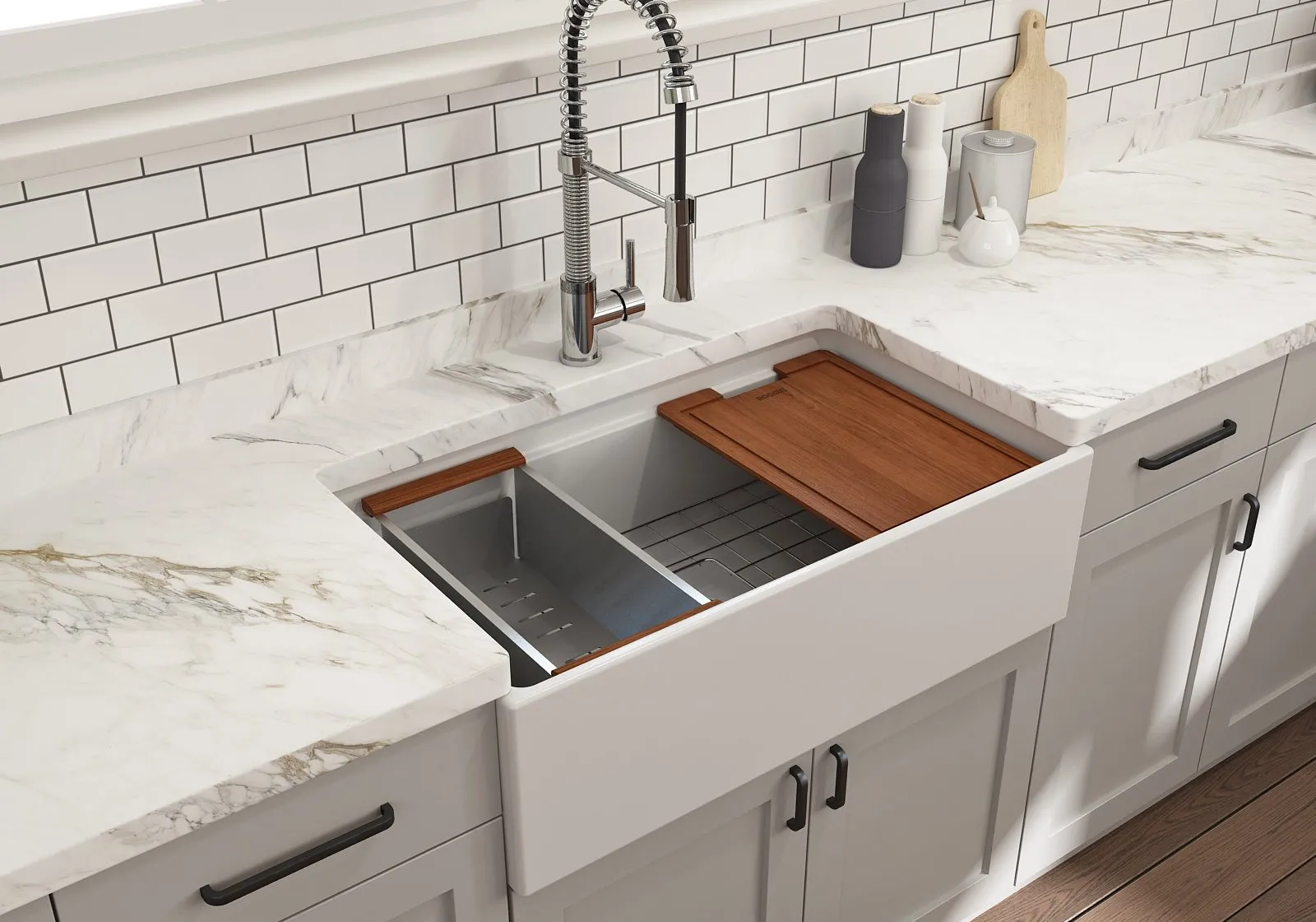 Contempo Step-Rim 33" x 19" x 10" Single-Basin Farmhouse Apron Front Kitchen Sink in Matte White